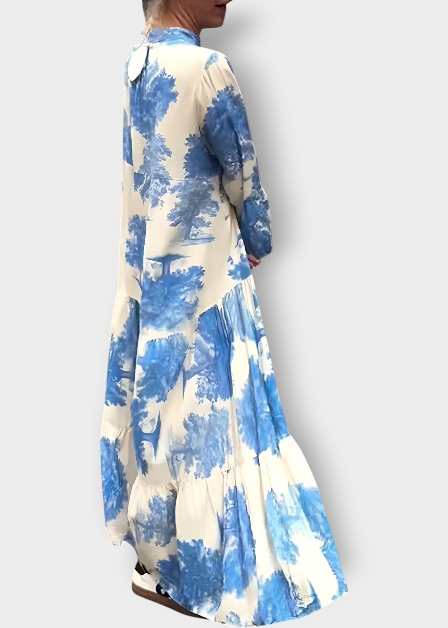 Mirella – Flowing Maxi Dress in Blue Watercolour Print