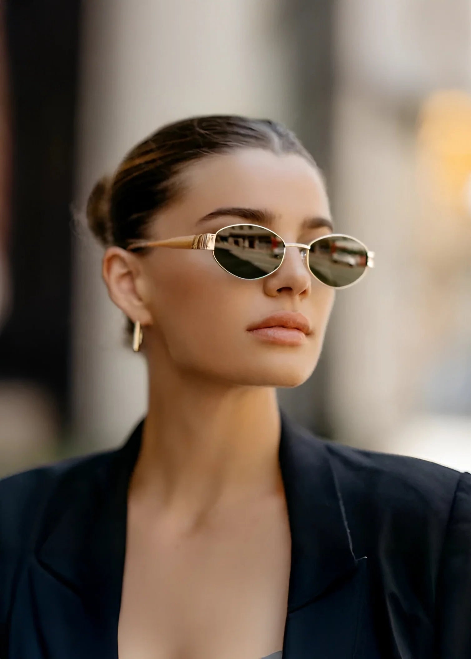 Eternal Elegance – Oval Sunglasses in Vintage Style