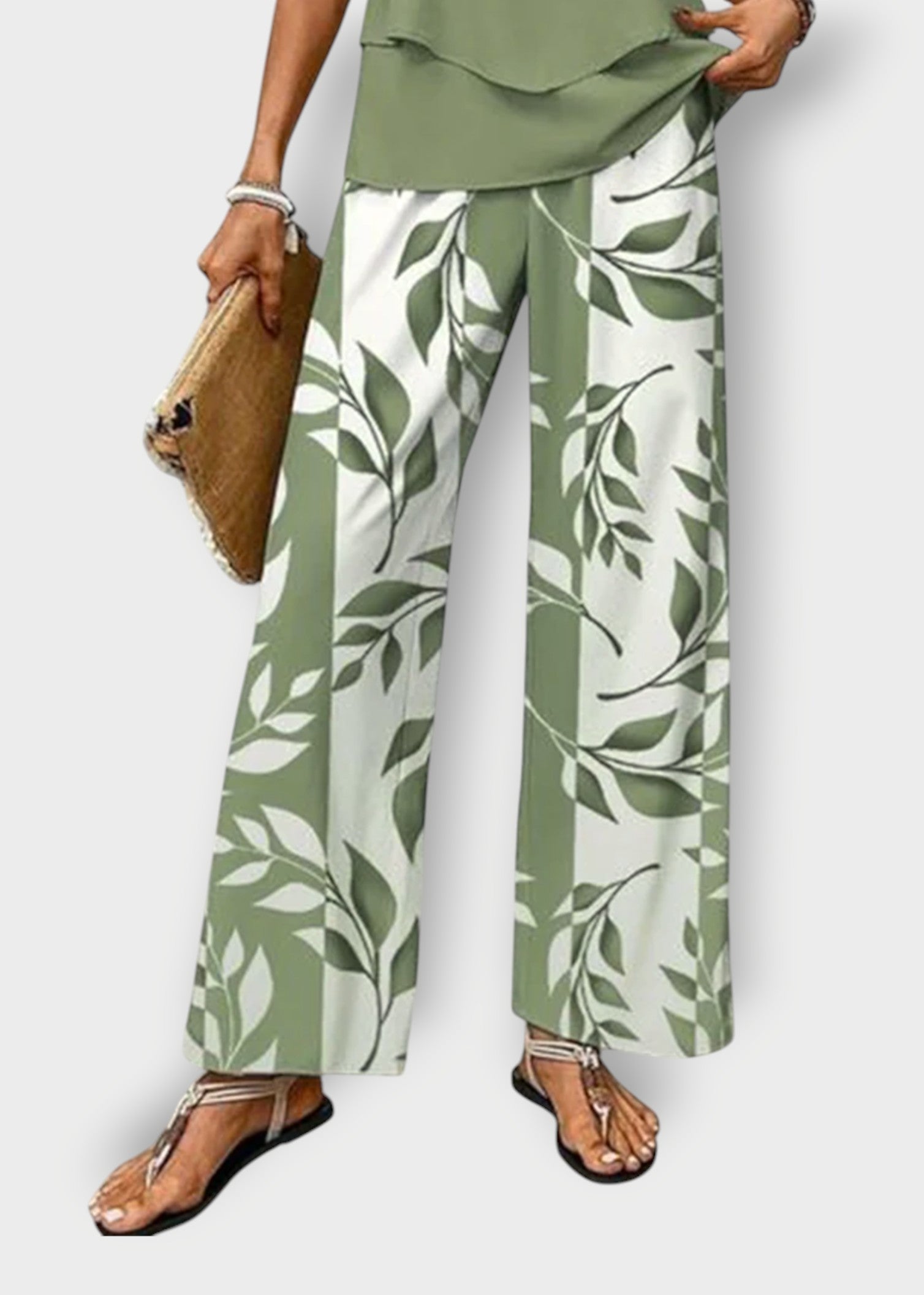 Isla – Two-Piece Summer Set with Leaf Print