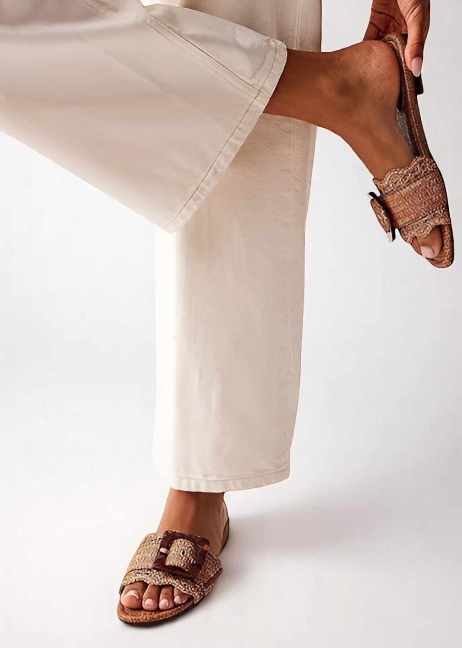 Rivèra Raffia Slides – Natural. Chic. Summery.