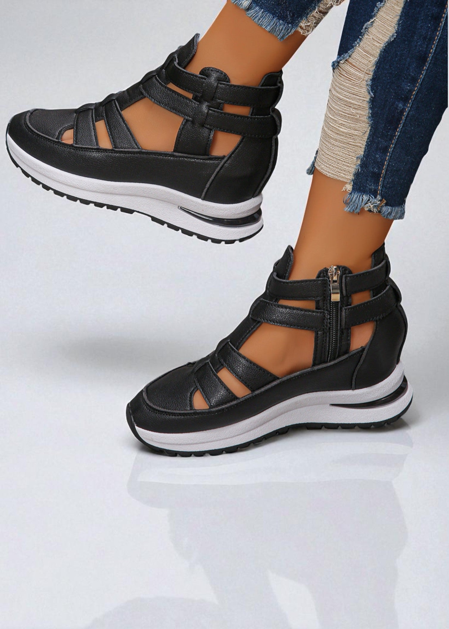 Lina – Cut-Out Sneaker mit Keilsohle & Reißverschluss