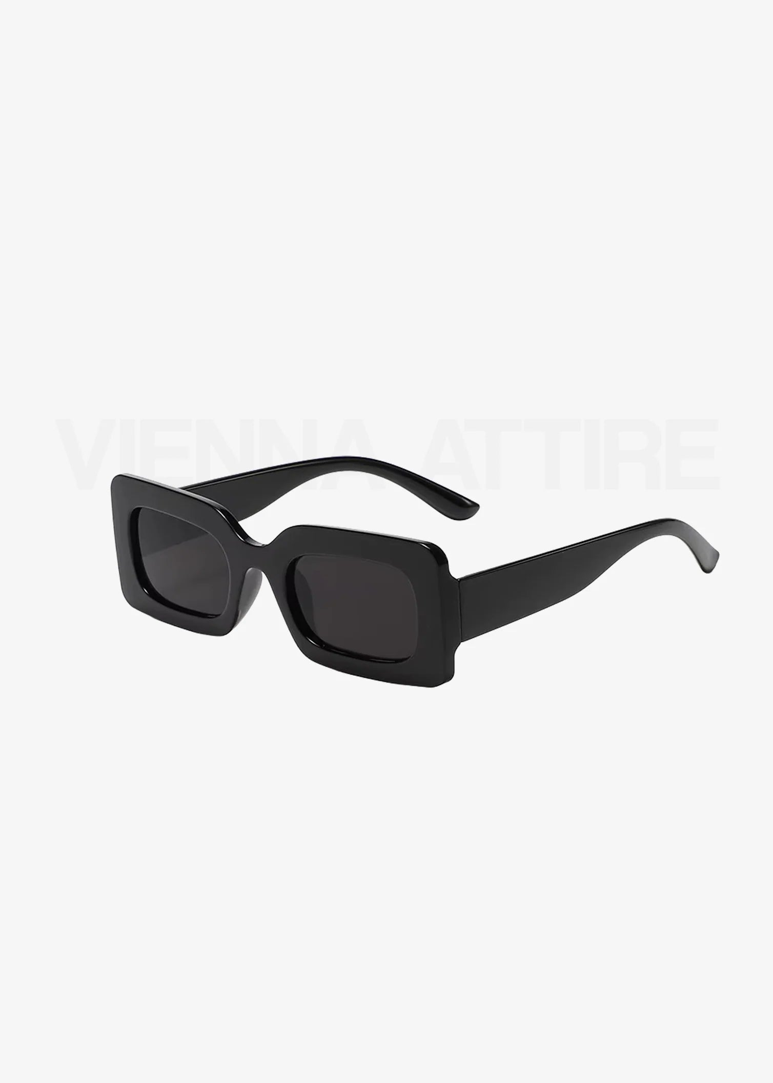 Lea Noir – Geometric Statement Sunglasses