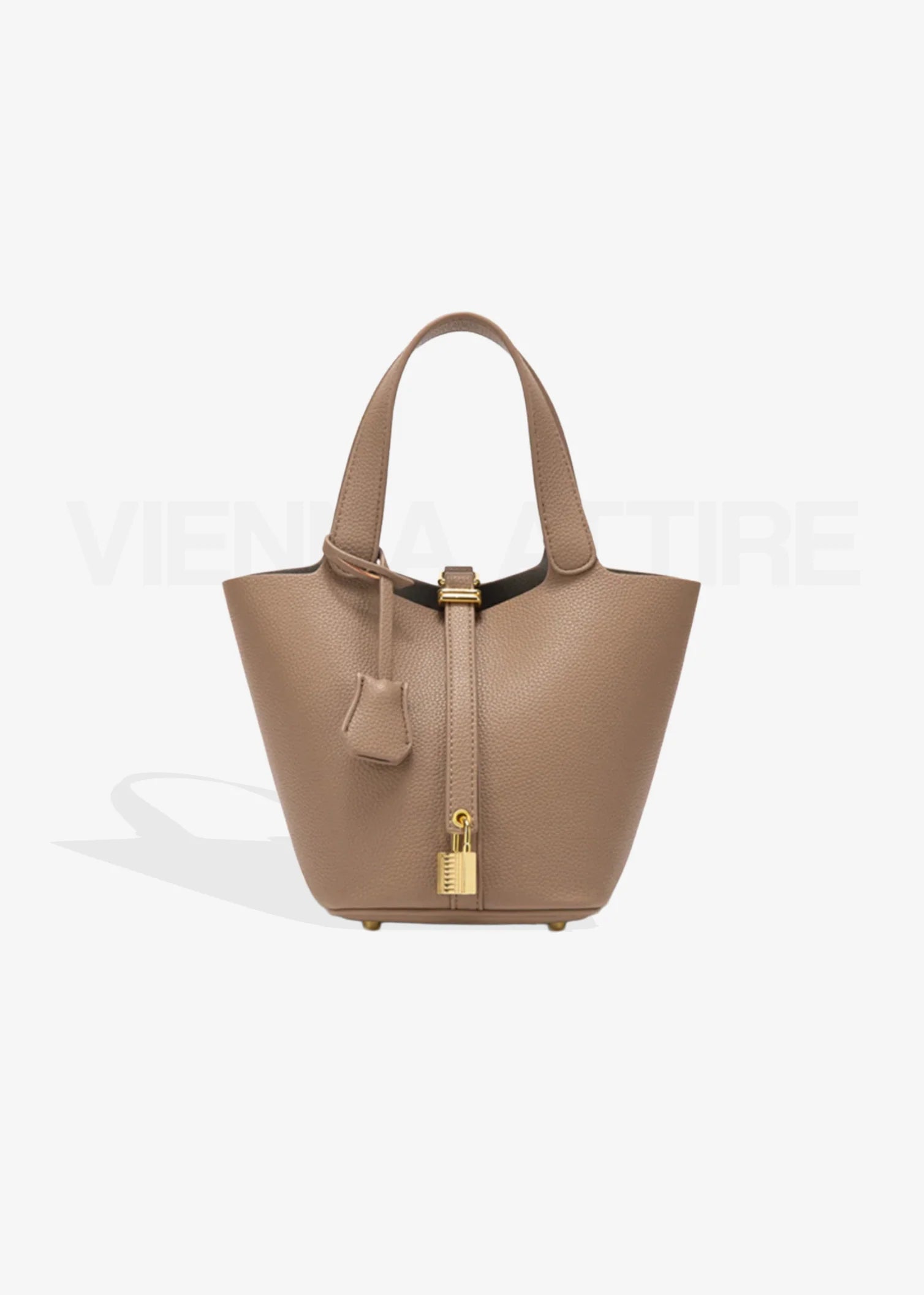 Odette – Minimalist Bucket Bag with Gold Detail