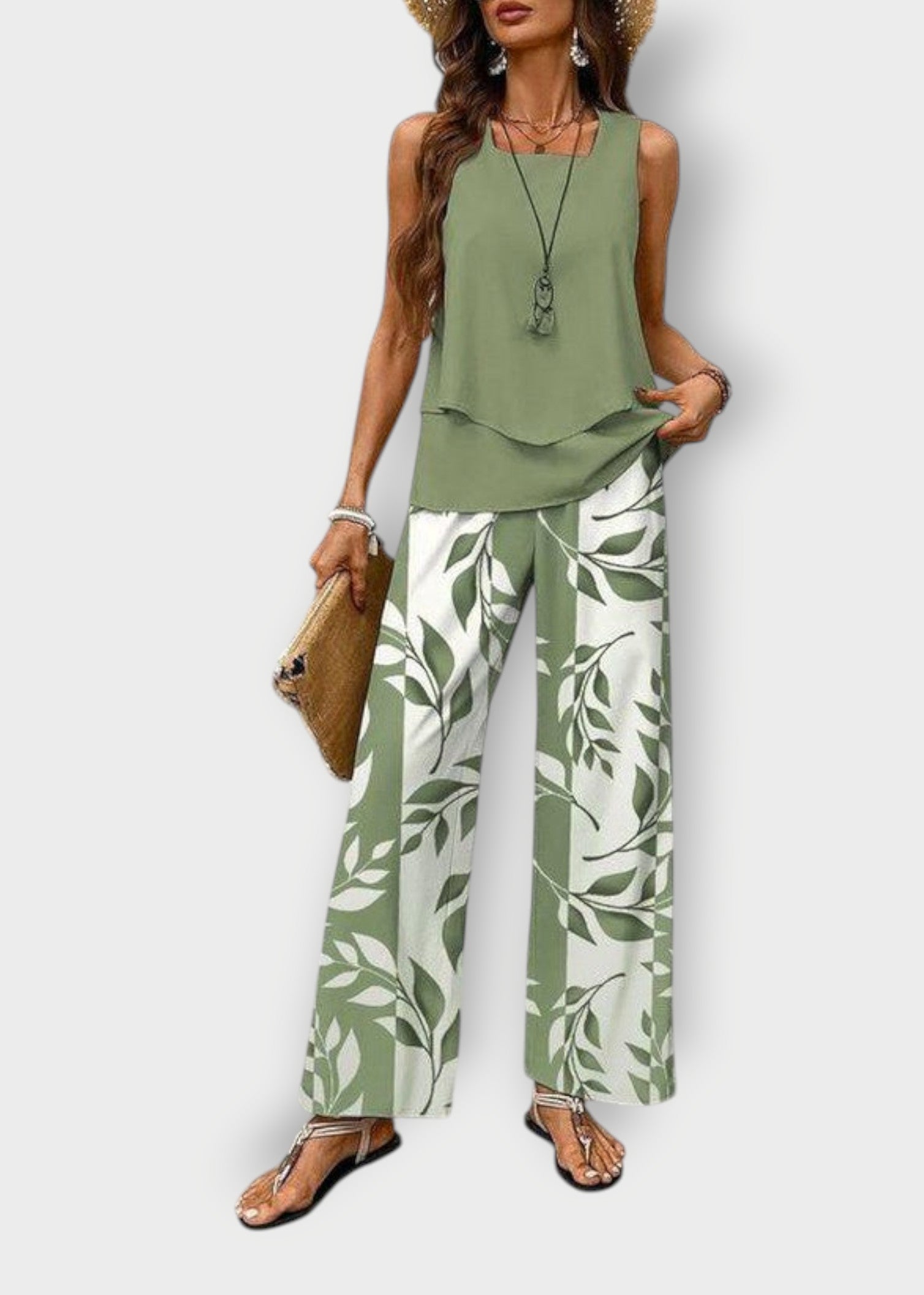 Isla – Two-Piece Summer Set with Leaf Print