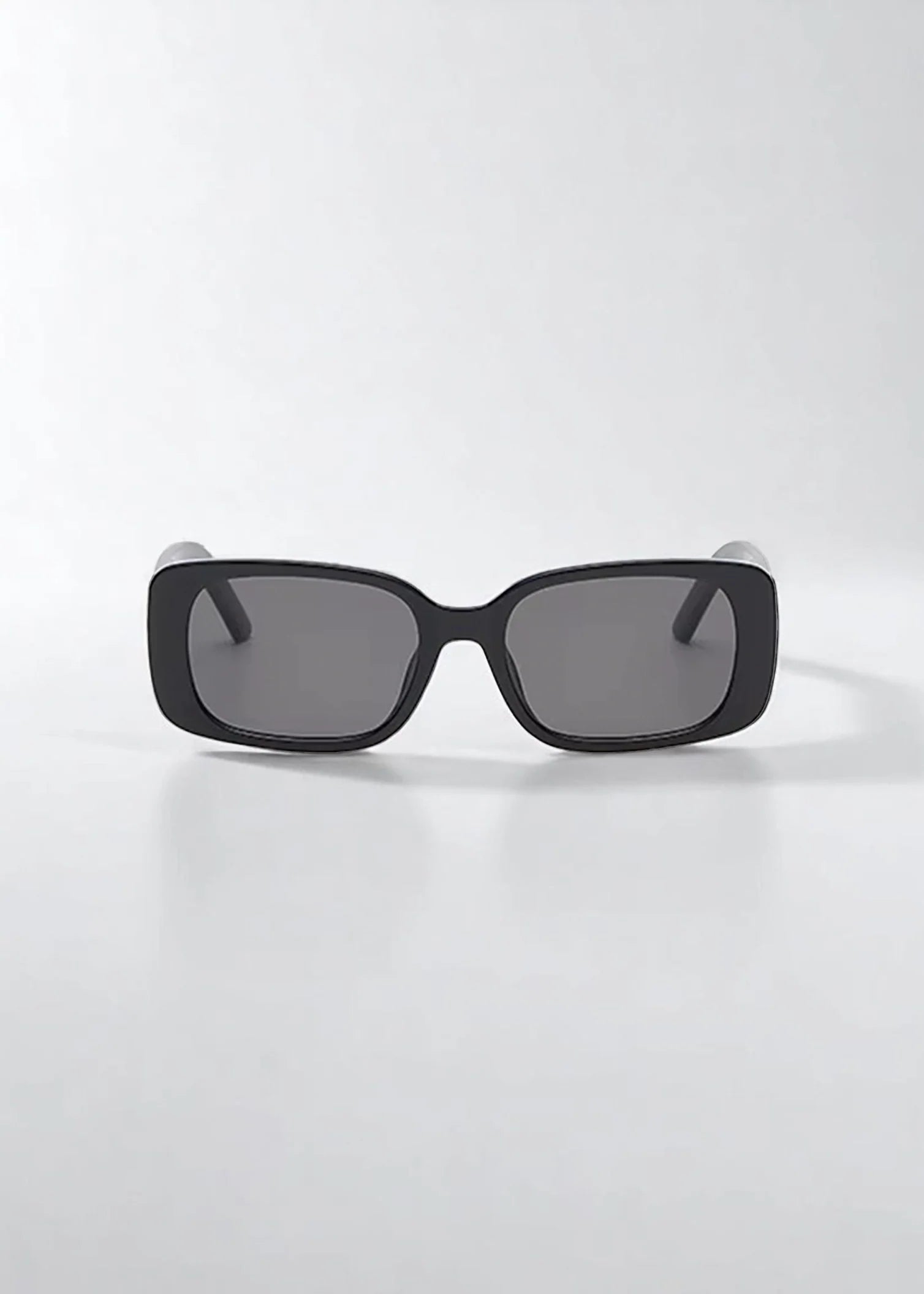 Crystal Gaze – Stylish Sunglasses with Transparent Frame