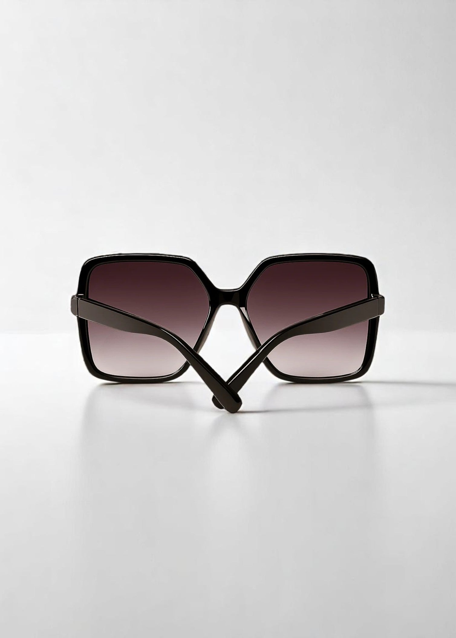 Oversized Statement Sunglasses – Stylish & Ready for Protection